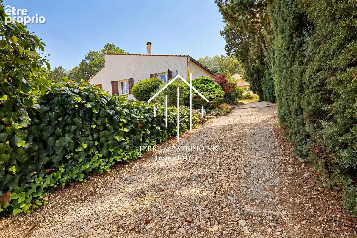 Villa avec piscine et garage. - photo 14