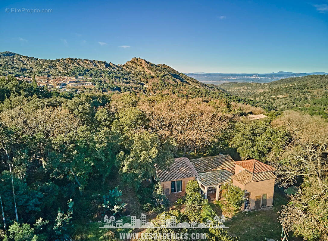 Maison à LA GARDE-FREINET