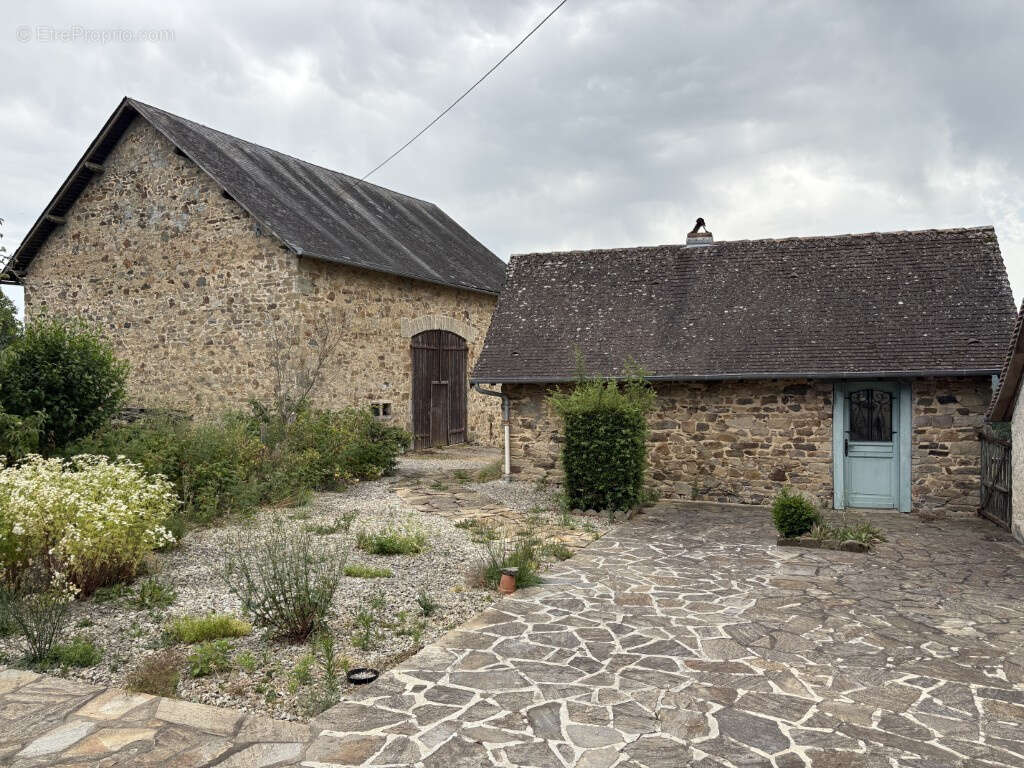Maison à LA PORCHERIE