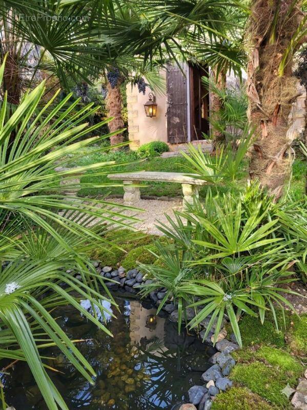 Maison à NOTRE-DAME-DE-SANILHAC