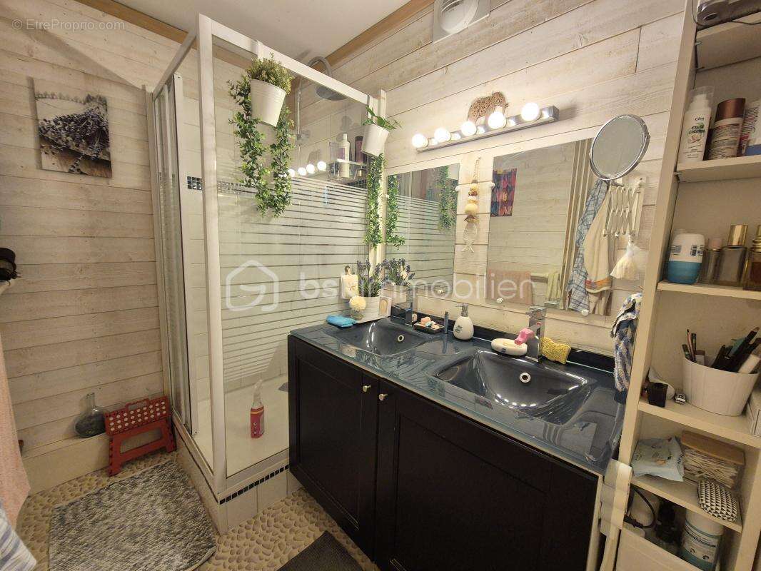 Appartement à COURCOURONNES