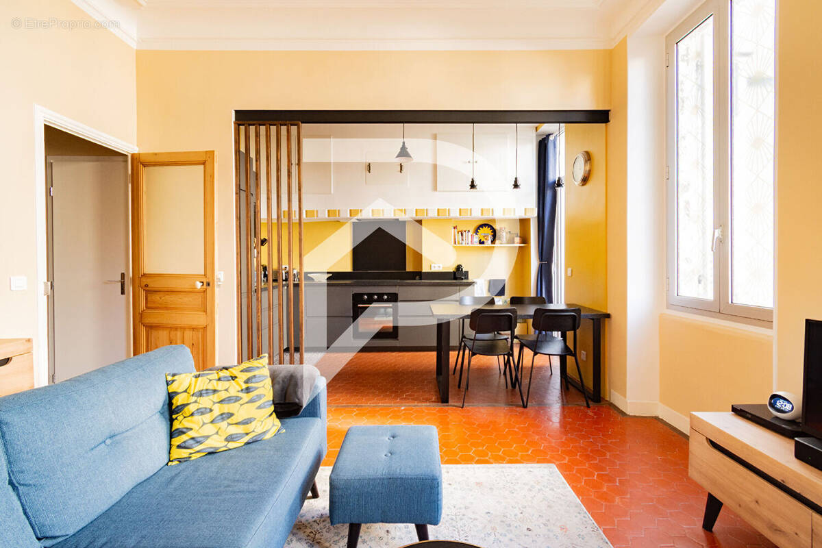 Appartement à MARSEILLE-5E