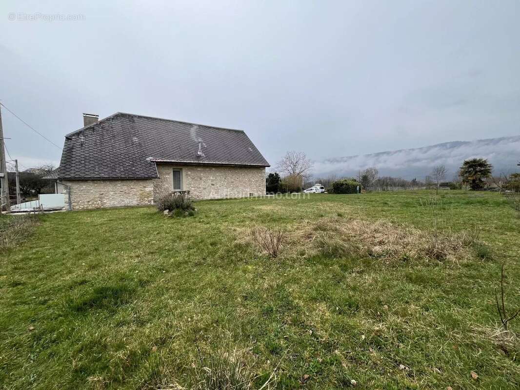 Maison à CHAMPAGNE-EN-VALROMEY