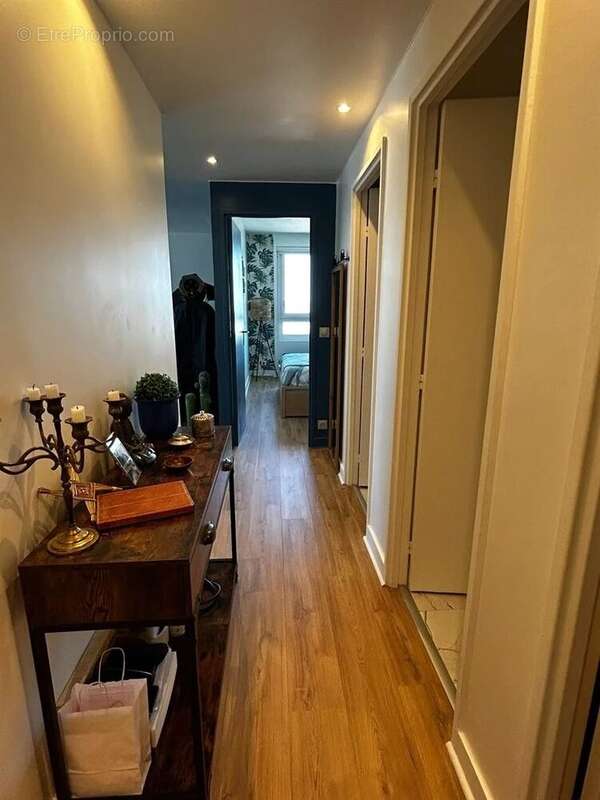 Appartement à COURBEVOIE