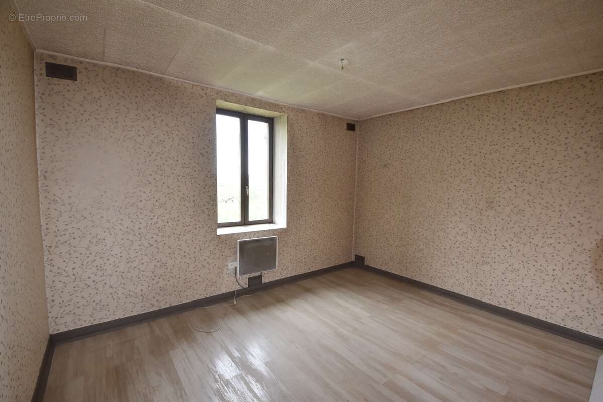 Maison à vendre 5 pièces ISSY L'EVEQUE (71) - photo 6