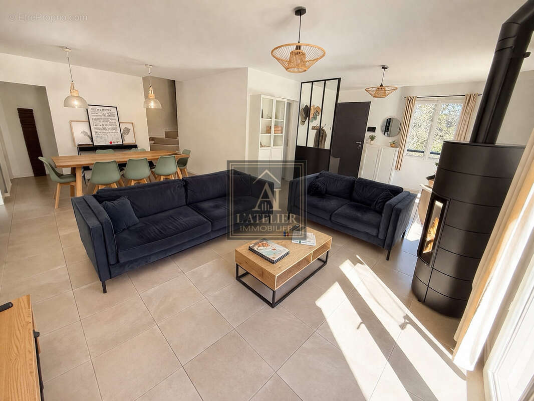 Maison récente avec 5 chambres, piscine et garage - photo 6
