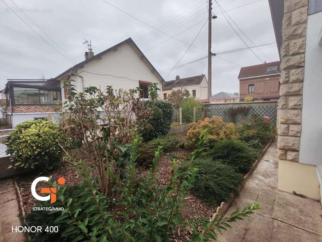 Maison à SAINT-ETIENNE-DU-ROUVRAY