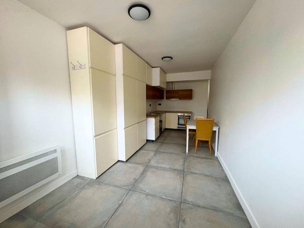 Commerce à VERSAILLES