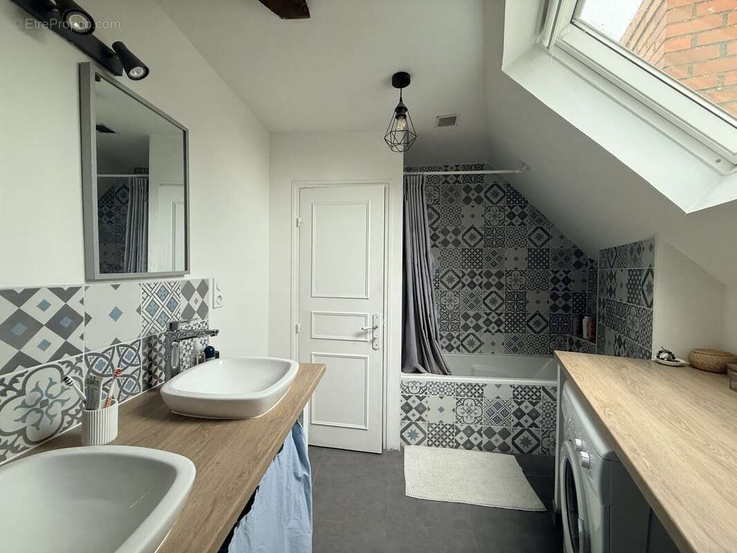 Maison à SAINT-BARTHELEMY-D&#039;ANJOU