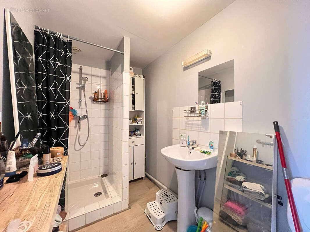 Appartement à MAIZIERES-LES-VIC