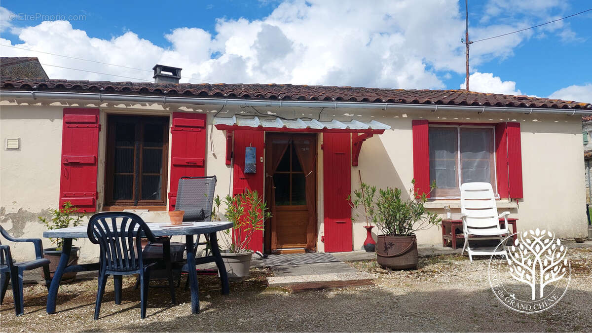 Maison à ASNIERES-LA-GIRAUD