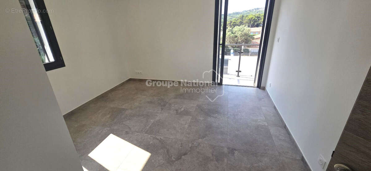 LE ROVE ! VILLA NEUVE de type 4 de 100 m² sur 426 m² de terrain avec terrasse et sous-sol de  50 m² - photo 9