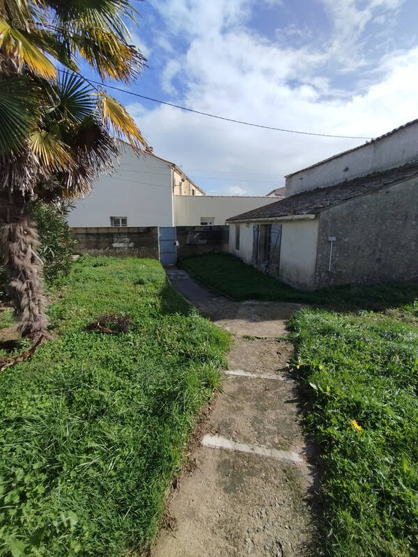 Maison à CIRE-D&#039;AUNIS