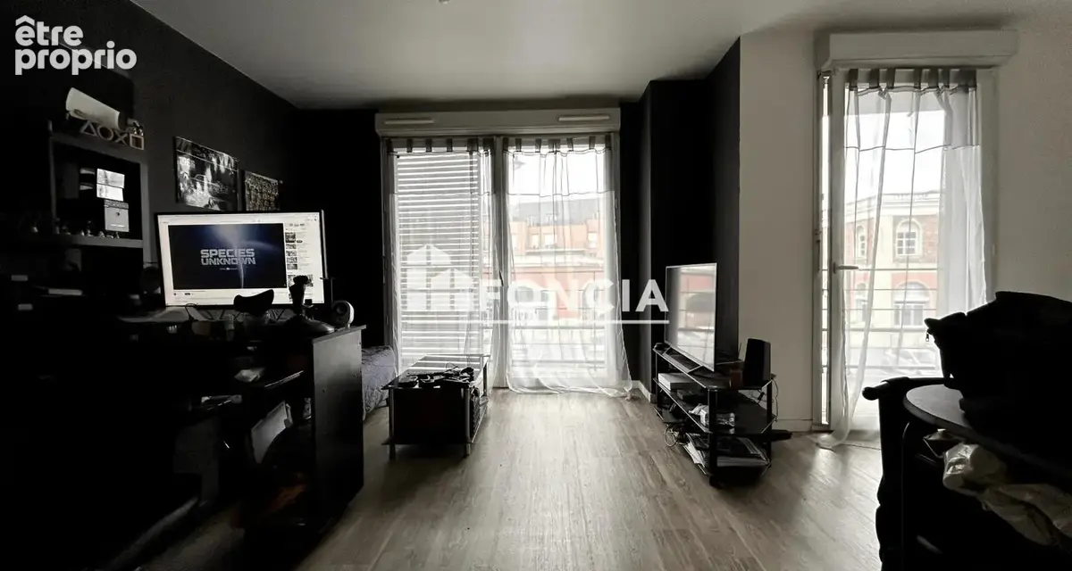 CORBEIL - Studio avec balcon et parking en sous-sol - photo 3
