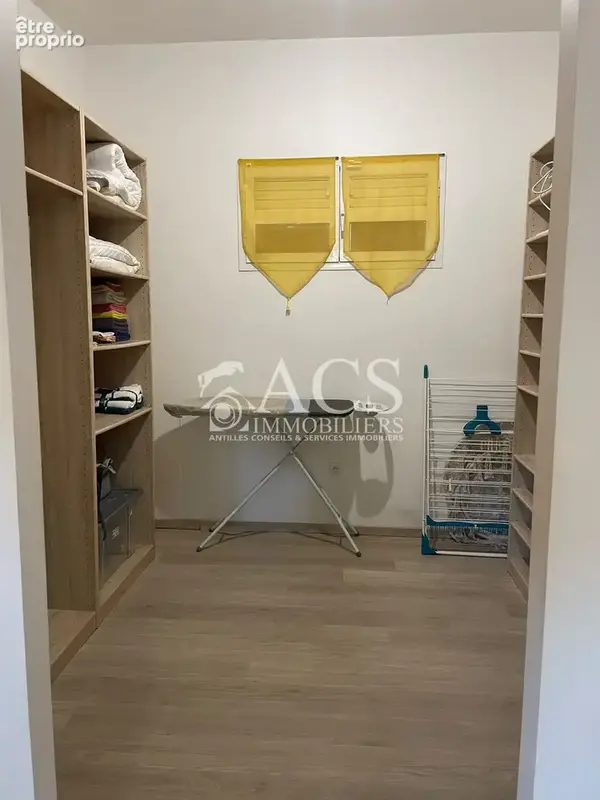 Immense maison à vendre avec 4 chambres à Saint-Joseph - photo 5