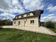 Maison à MENNEVAL