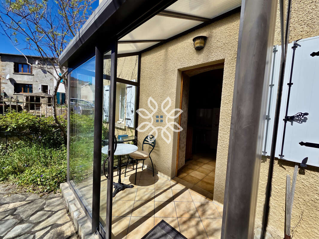 Maison de Village avec dépendances - photo 3