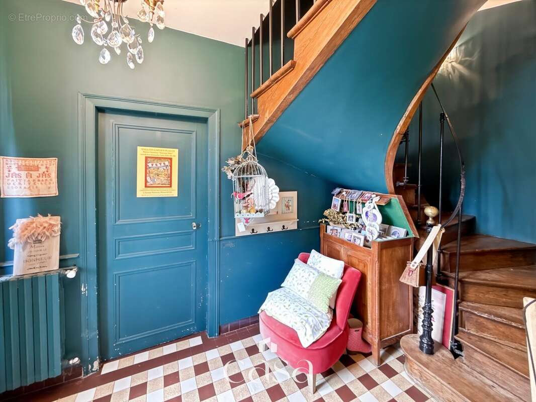 Maison 204 m² à Morteaux-Couliboeuf  - photo 2