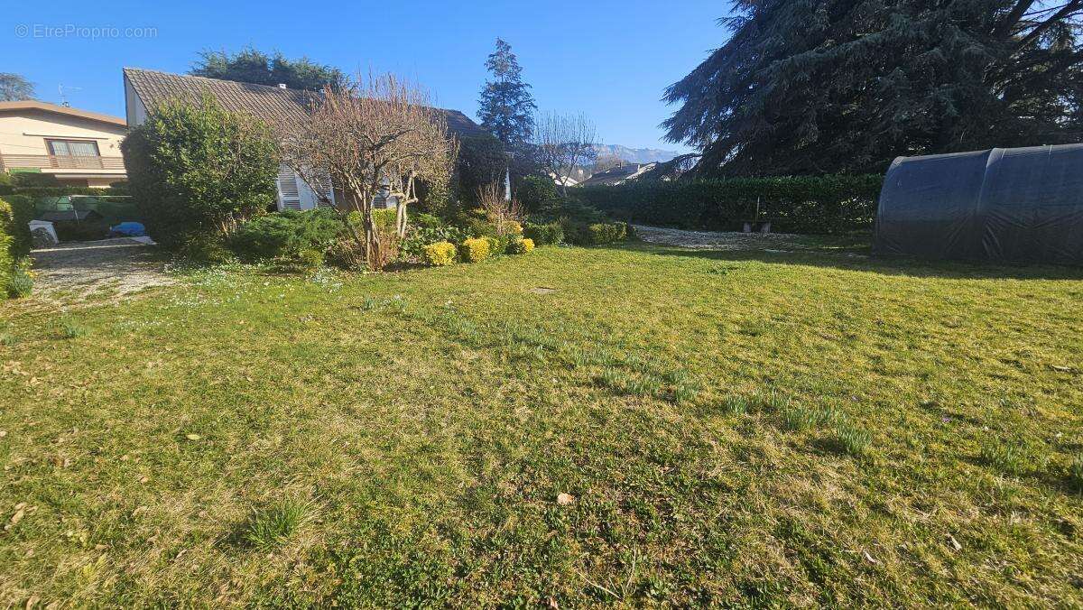 Maison à BRISON-SAINT-INNOCENT