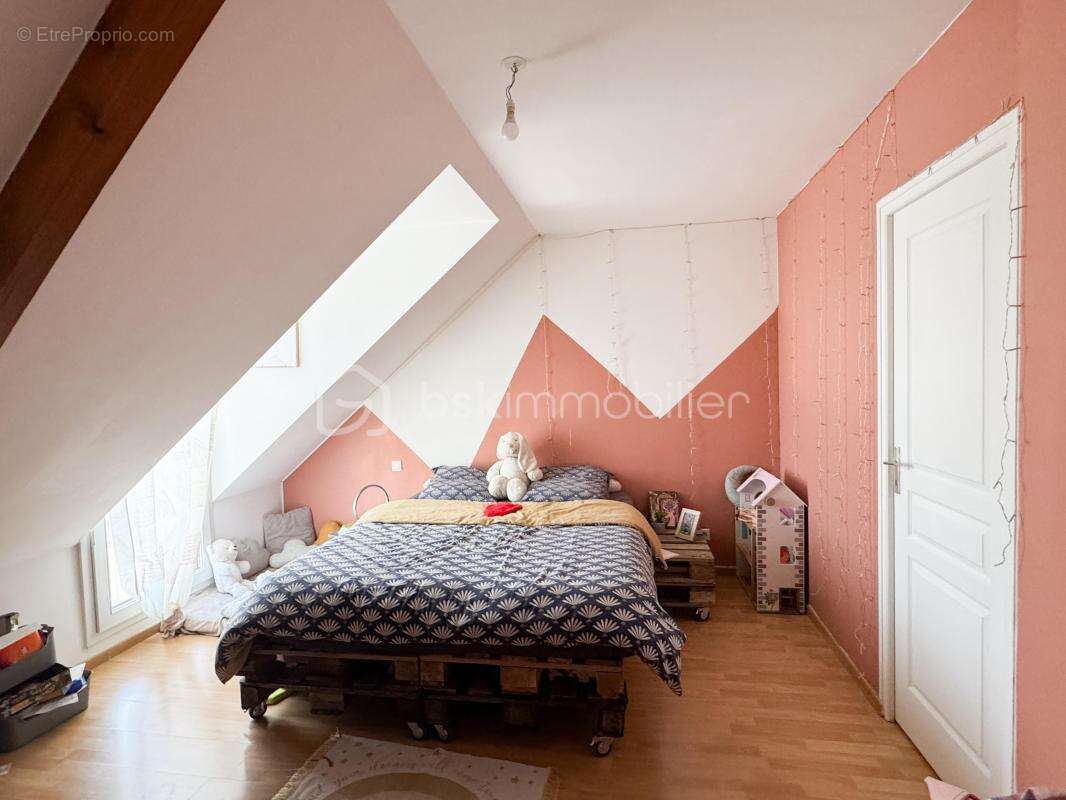 Maison à SAINT-PIERRE-LA-COUR