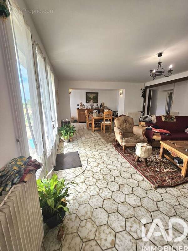 Maison 183 m² à Pleine-Selve  - photo 6