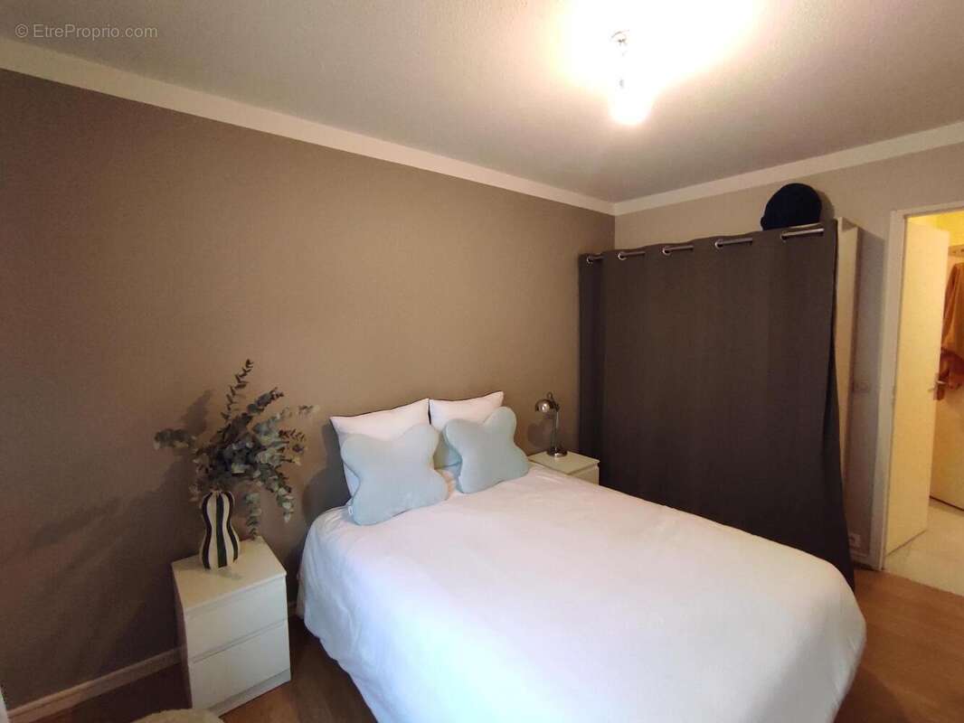   - Appartement à VILLEURBANNE