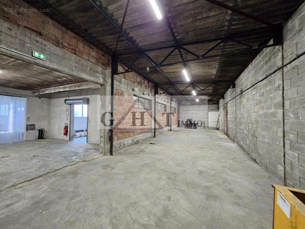 Commerce à CLAYE-SOUILLY