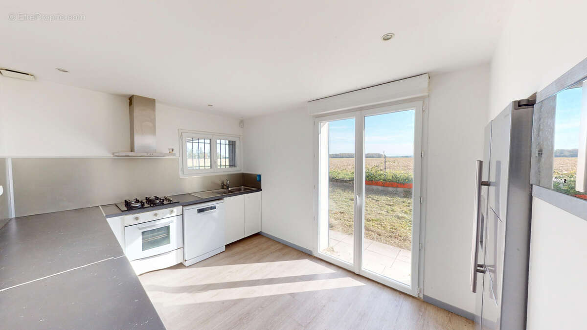 Maison à SAINT-ELIX-LE-CHATEAU