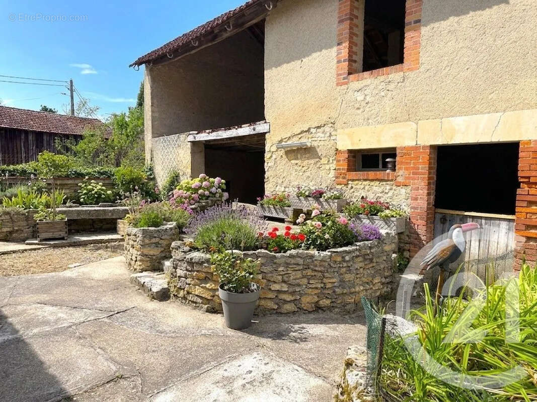 Maison 68 m² à Narcy  - photo 2