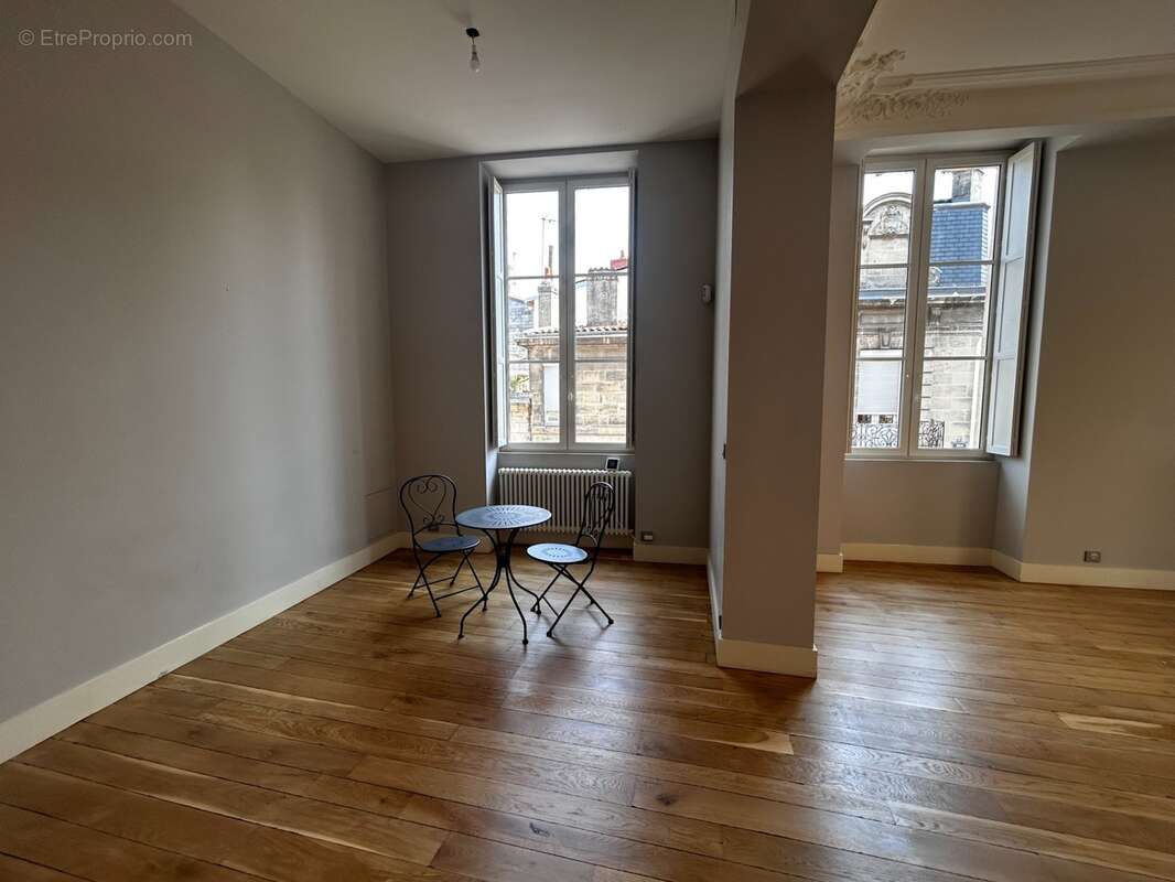Appartement à vendre 3/ 4 avec balcon immeuble pierre Jardin public  BORDEAUX (33) - photo 11
