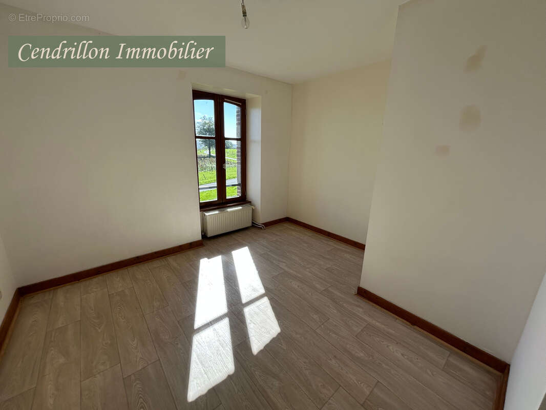 Maison à MONTBOUCHER