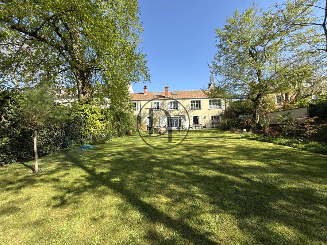 Maison à VULAINES-SUR-SEINE