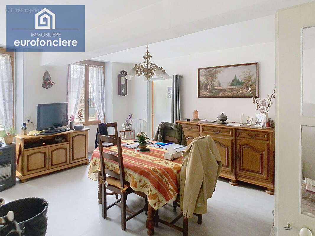 Maison à AIX-EN-OTHE