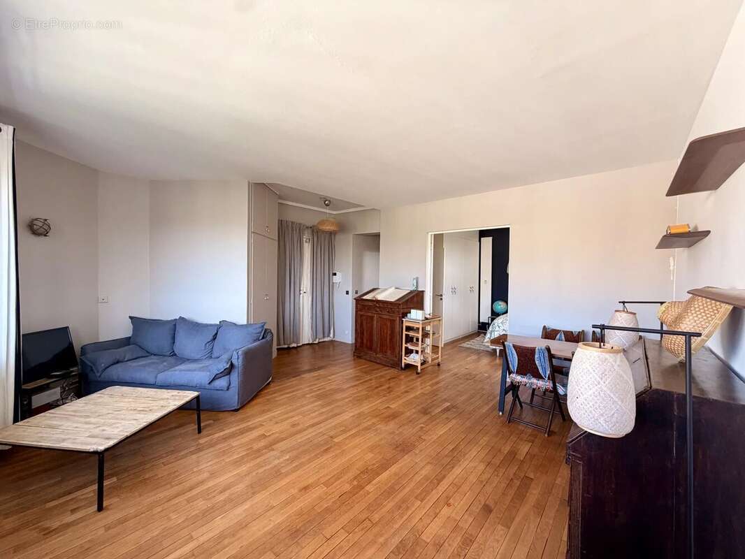 Appartement à NEUILLY-SUR-SEINE