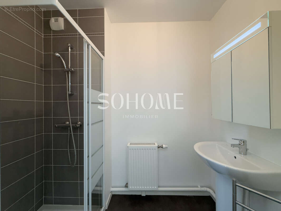 Appartement à BEZANNES