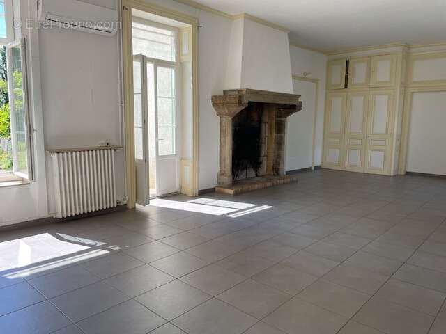 Maison à PONT-EVEQUE