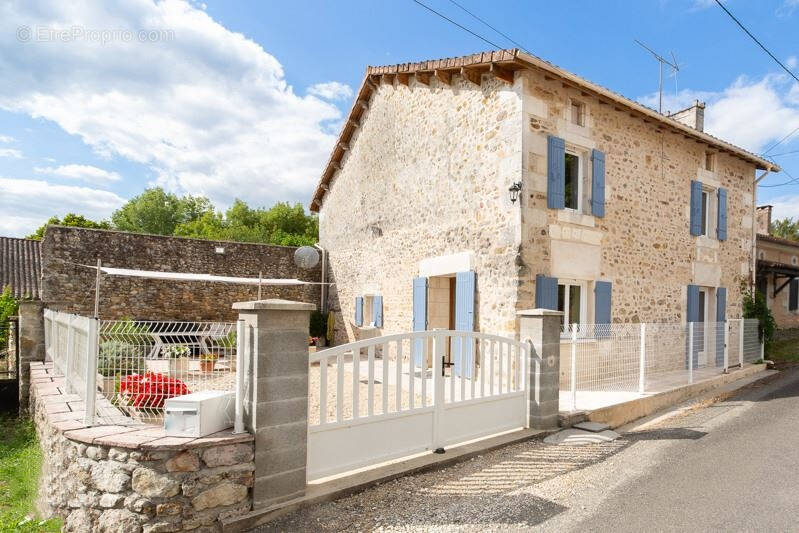 Maison à CHENAUD