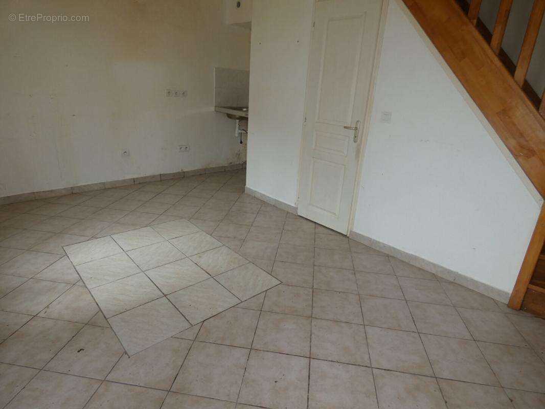 Appartement à IVRY-LA-BATAILLE