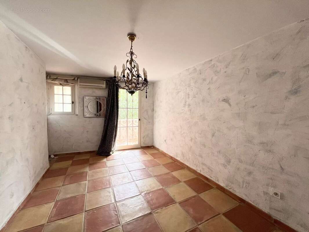 Appartement à COGOLIN