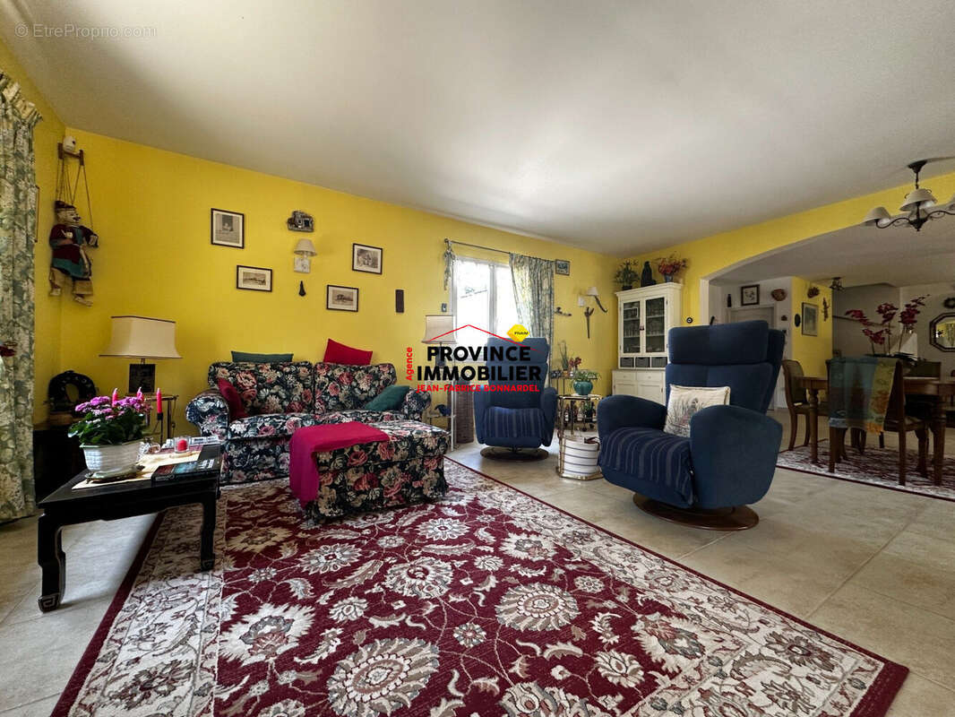 Maison 149 m² à Taulignan  - photo 8