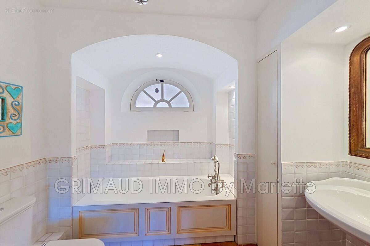 Maison à GRIMAUD