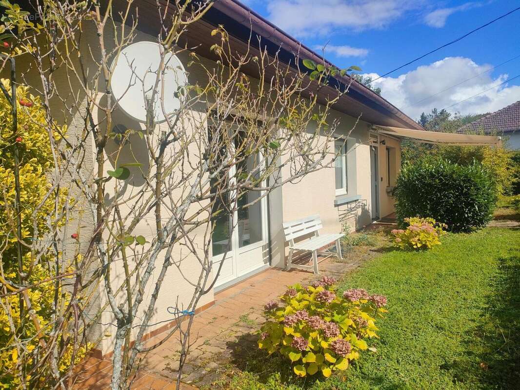 Maison 95 m² à Colombier-Fontaine  - photo 2