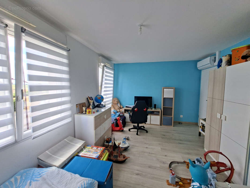 Pournoy la Grasse, maison récente 106 m2 avec 3 chambres sur une parcelle de 510 m2 - photo 10