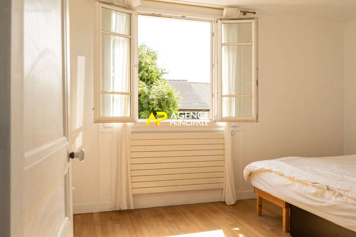 Maison à SARTROUVILLE