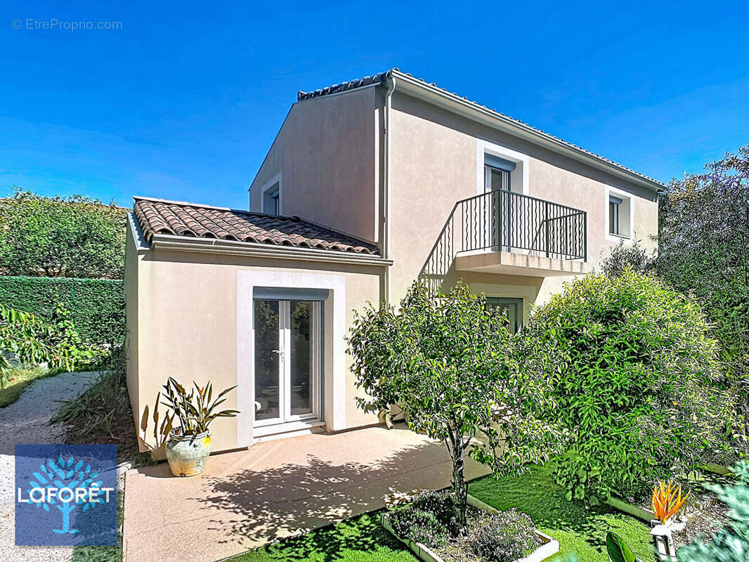 Magnifique villa 5 pieces - piscines - jardin - domaine - photo 2