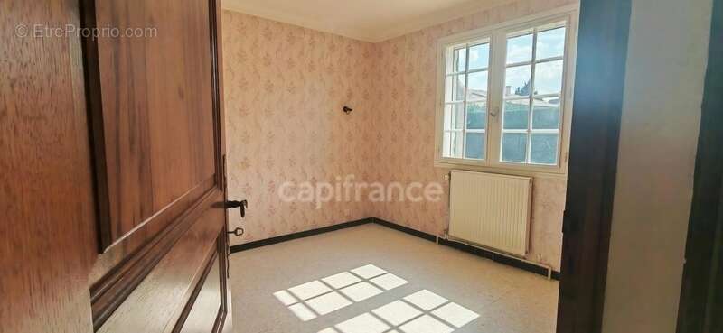 Maison à FONTVIEILLE