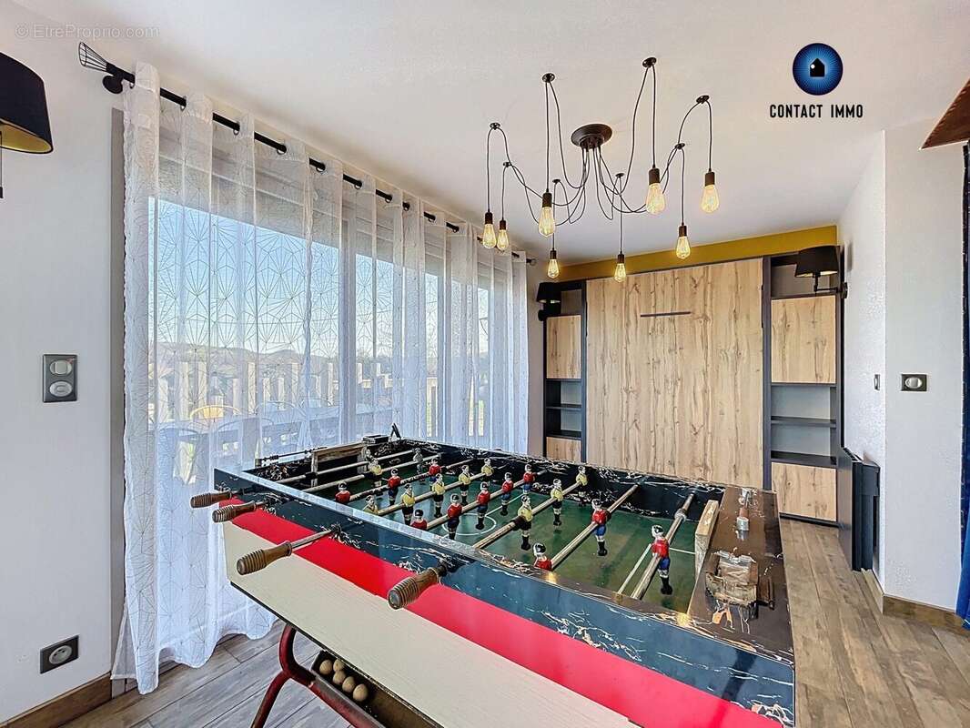 Maison à LA CHAPELLE-AUX-BROCS