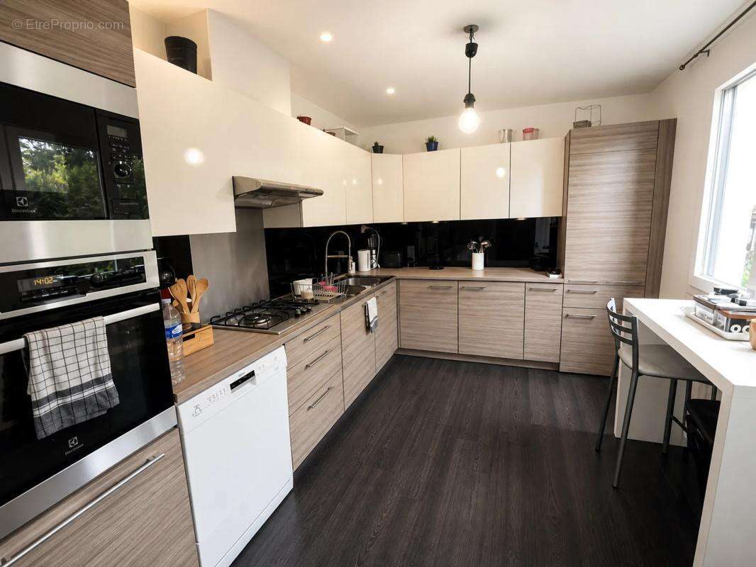 Maison de 8 pièces de 145 m² à Chartainvilliers - photo 3