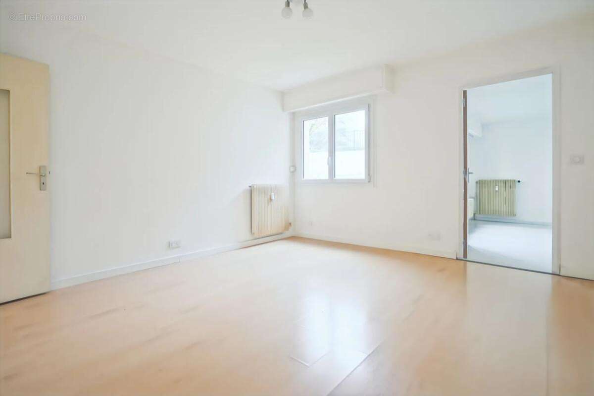 Appartement à FRESNES