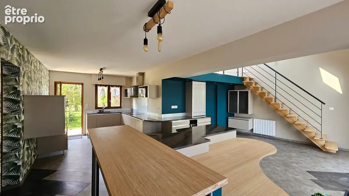 Maison  - 162 m² - NOTRE DAME D'OE - photo 2